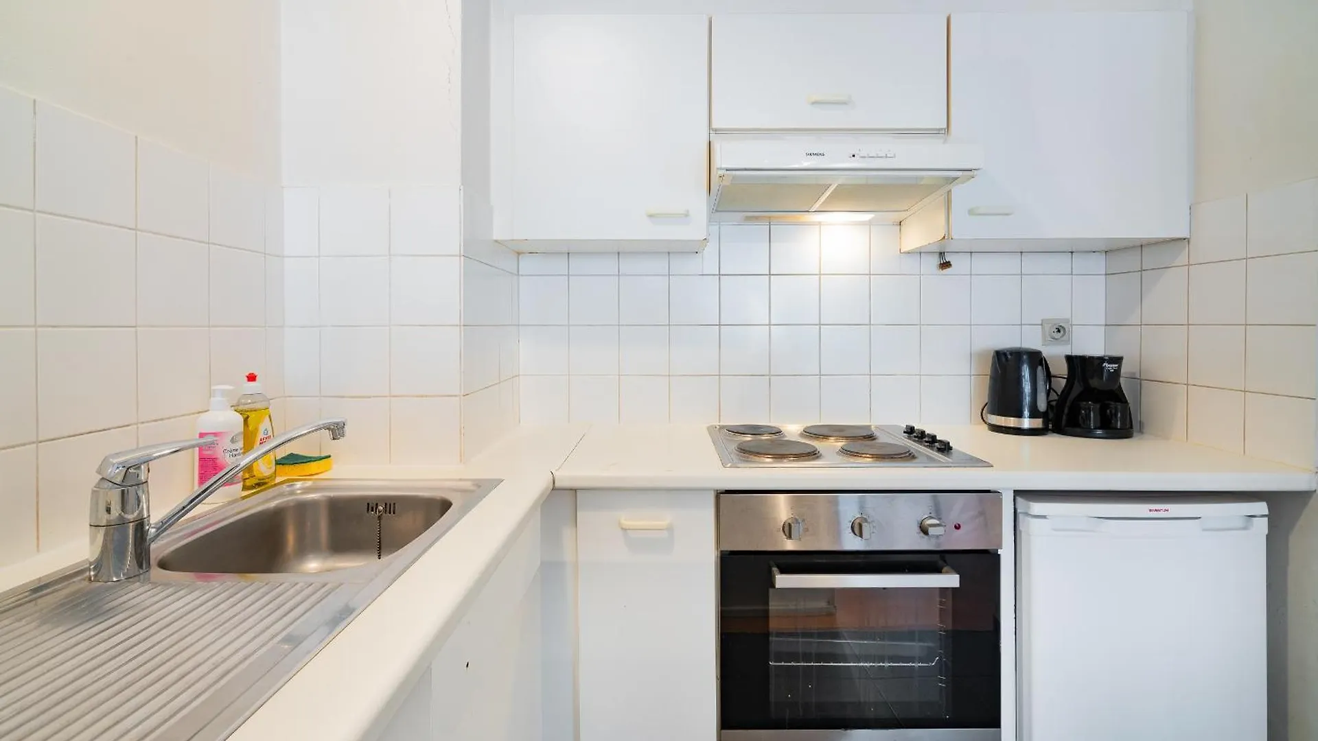 Bright And Central Antwerp Apartments 0*,  Βέλγιο
