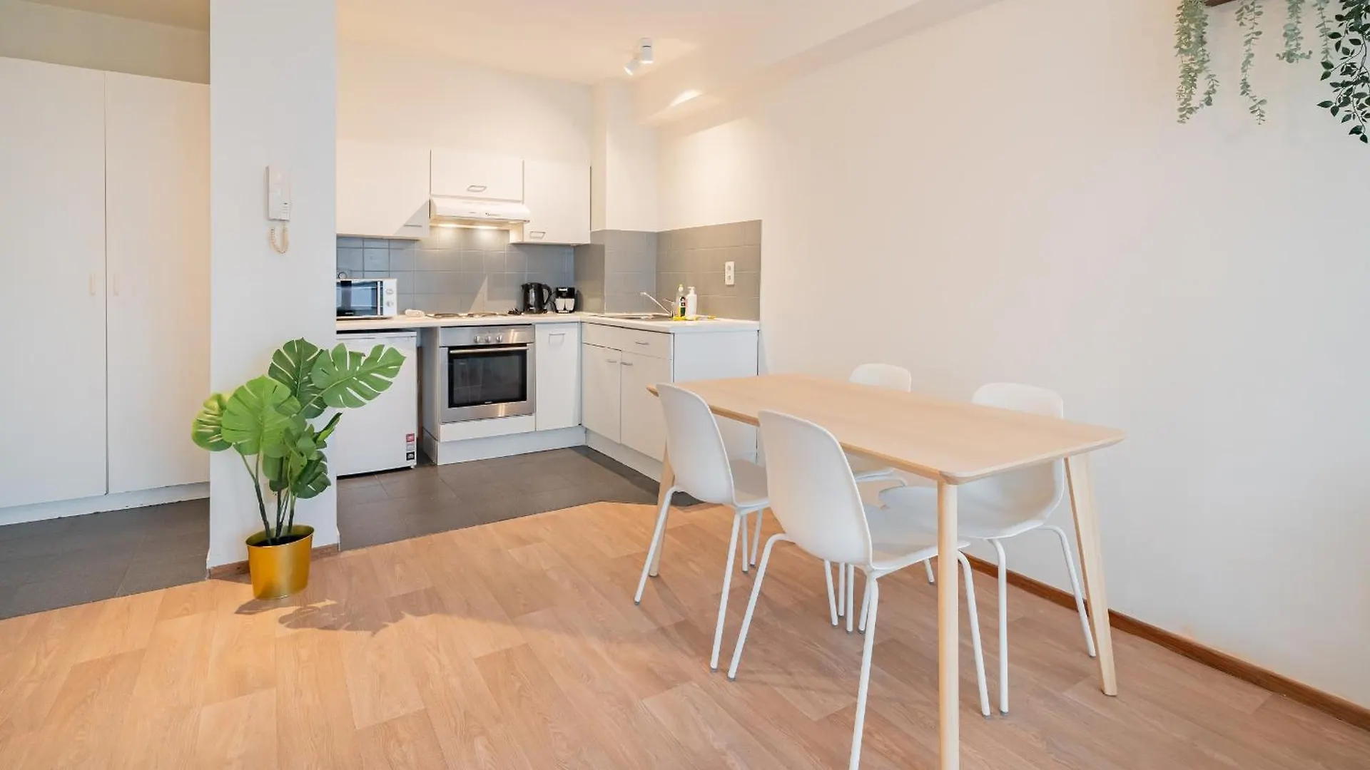 Bright And Central Antwerp Apartments 0*,  Βέλγιο